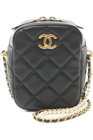 CHANEL Bolsa de hombro con capitonado de rombos 2021