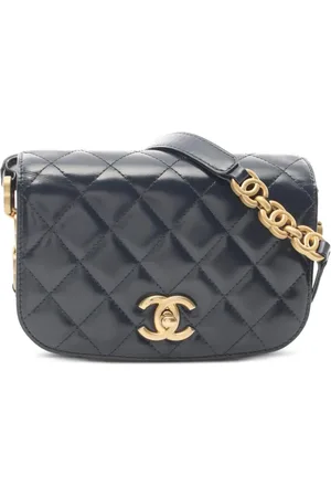 CHANEL Bolsa de hombro con capitonado de rombos 2021