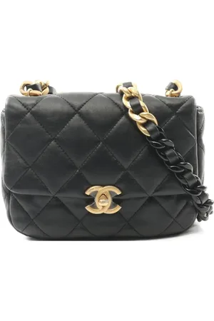 CHANEL Bolsa de hombro matelassé mini 2021