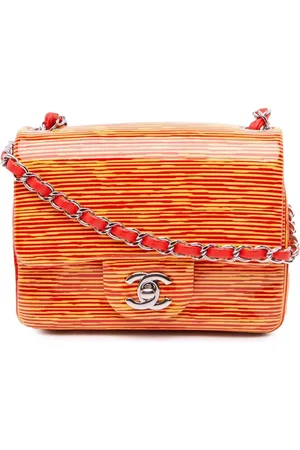 CHANEL Bolsa crossbody Single Flap mini de charol con diseño cuadrado 2013-2014