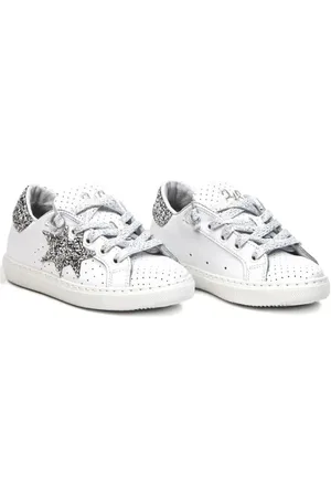2 stars Leather sneakers