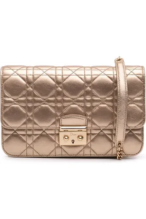 Dior Bolsa crossbody Miss Dior Promenade de piel de cordero metalizada con motivo Cannage 2014