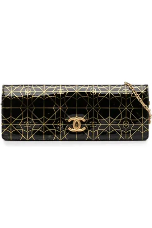 CHANEL Bolsa crossbody Paris Moscou Vinyl Moujik Clutch with Chain 2008-2009