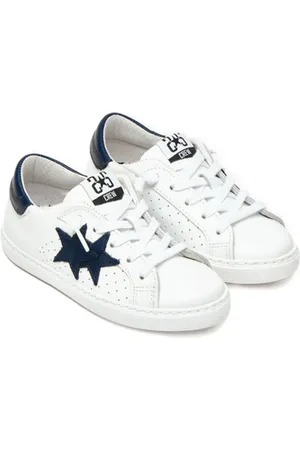 2 stars Leather sneakers