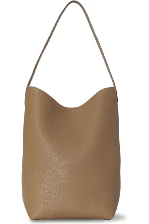 The Row Tote Park mediana