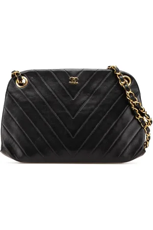 CHANEL Bolsa de hombro de piel de cordero en chevron con logo CC y cadena 1989-1991