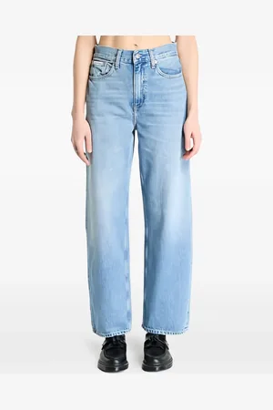 Calvin Klein Jeans con etiqueta del logo