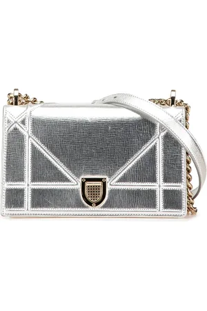 Dior Bolsa crossbody Diorama Flap pequeña de piel de becerro granulada y metalizada 2016