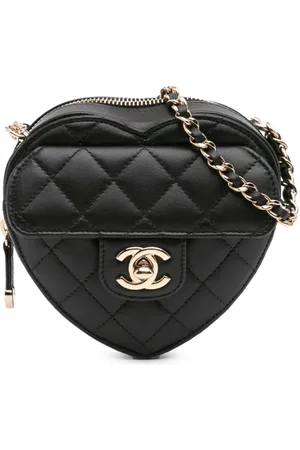 CHANEL Bolsa crossbody CC in Love Heart mini de piel de cordero 2021