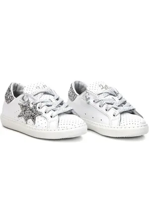 2 stars Leather sneakers