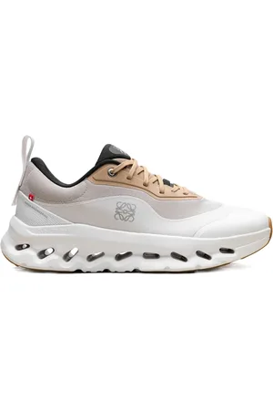 On Running Tenis Cloudtilt 2 "Tan White Gum" en colaboración con Loewe