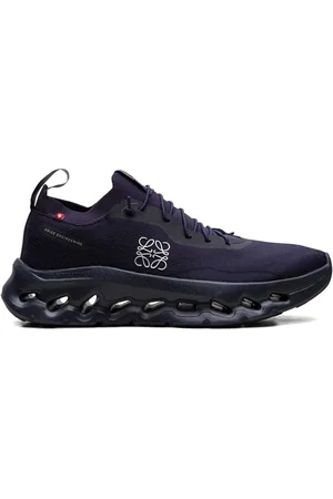 On Running Tenis Cloudtilt "All Navy" en colaboración con Loewe