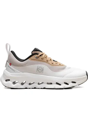 On Running Tenis Cloudtilt 2 "Tan White" en colaboración con Loewe