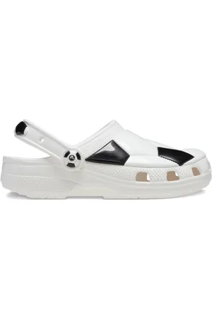 Crocs Zuecos con motivo de fútbol
