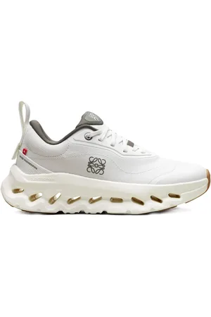 On Running Tenis Cloudtilt 2 White Khaki" en colaboración con Loewe