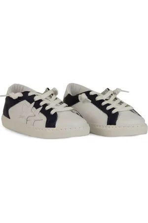 2 stars Leather sneakers