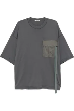 UNDERCOVER Playera manga corta