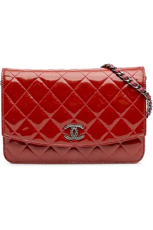 CHANEL Bandolera acolchada de charol brillante con correa de cadena 2014-2015