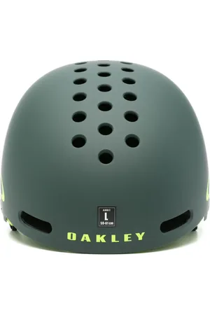 Oakley Casco Street1