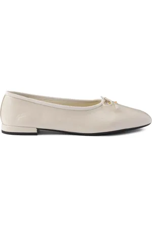 Prada Flats con puntera redonda