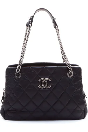 CHANEL Bolsa de hombro con capitonado de rombos y logo CC 2013