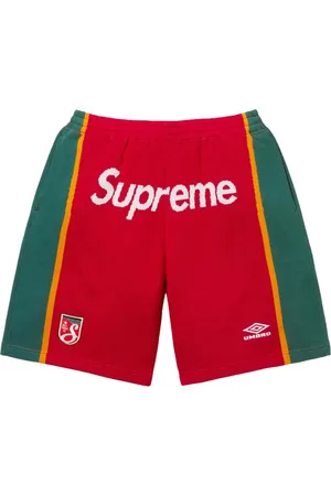 Supreme Shorts Soccer SS25 - Red en colaboración con Umbro®