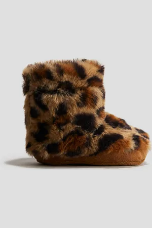 H&M Pantuflas en pelo sintético con suela suave