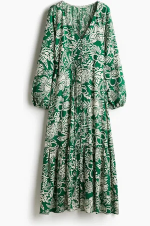 H&M Vestido de crepé con cinturón