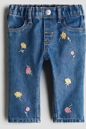 H&M Jeans con detalles bordados