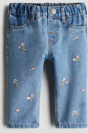 H&M Jeans con detalles bordados