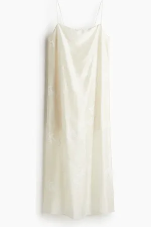 H&M Vestido slip con diseño bordado
