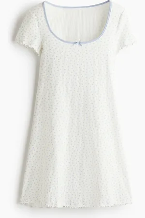 H&M Vestido con detalle overlock y vuelo