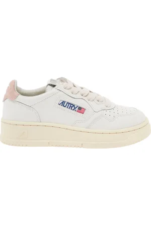 Autry Medalist Low Top Sneakers In Cow Leather