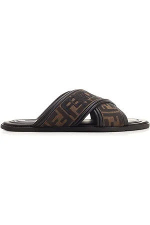 Sandalias cheap fendi hombre