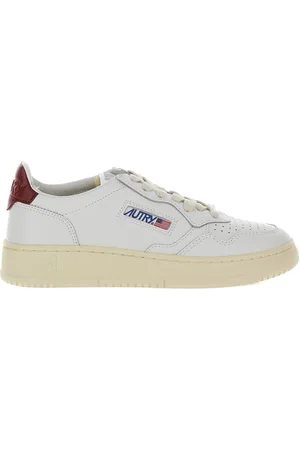 Autry Medalist Low Top Sneakers With Contrasting Heel Tab In Leather Woman