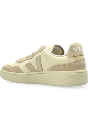 Veja Sneakers V-90 O. t. Leather