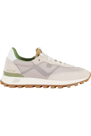 Nomad Sneakers