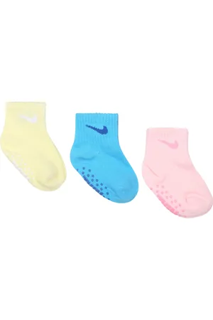 Nike Multioclro Set For Baby Kids With Iconic Swoosh