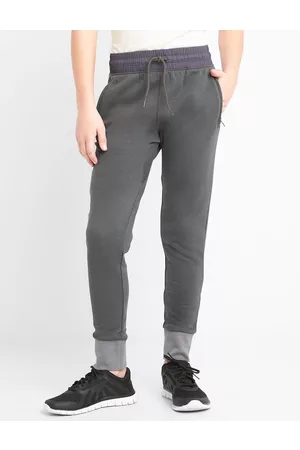 Jogger GAP con diseño camuflaje para niño