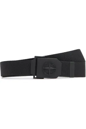 Stone Island Logo En El Cinturón