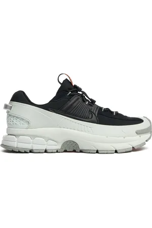 Nike Sneakers Zoom Vomero Roam 5