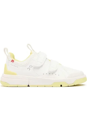 On Running Sneakers The Roger