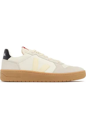 Veja Sneakers V-82