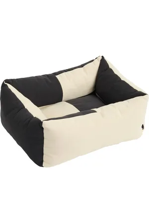 Hay Cama De Perro