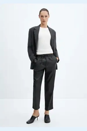MANGO Pantalón cintura elástica efecto piel