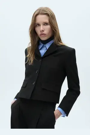 MANGO Blazer crop botones CH