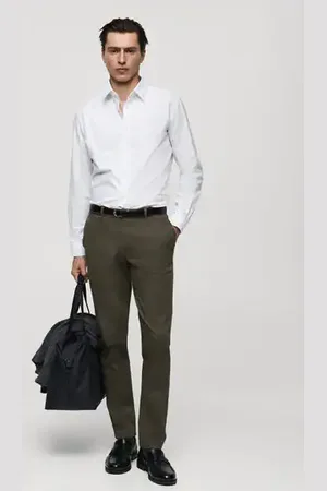 MANGO AN Pantalón Barna slim fit chino sarga 2