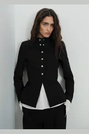 MANGO Chaqueta cuello tira botones joya