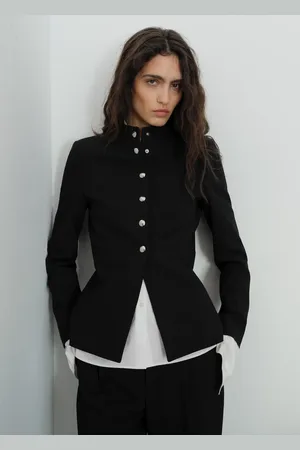 MANGO Chaqueta cuello tira botones joya