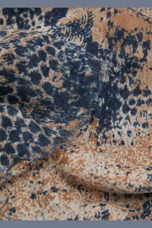 MANGO Fular estampado animal print Unitalla
